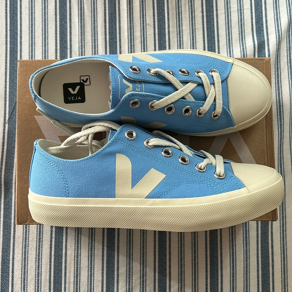 New Veja Wata II Low Top Sneakers in Aqua Women’s Size US8/EU39